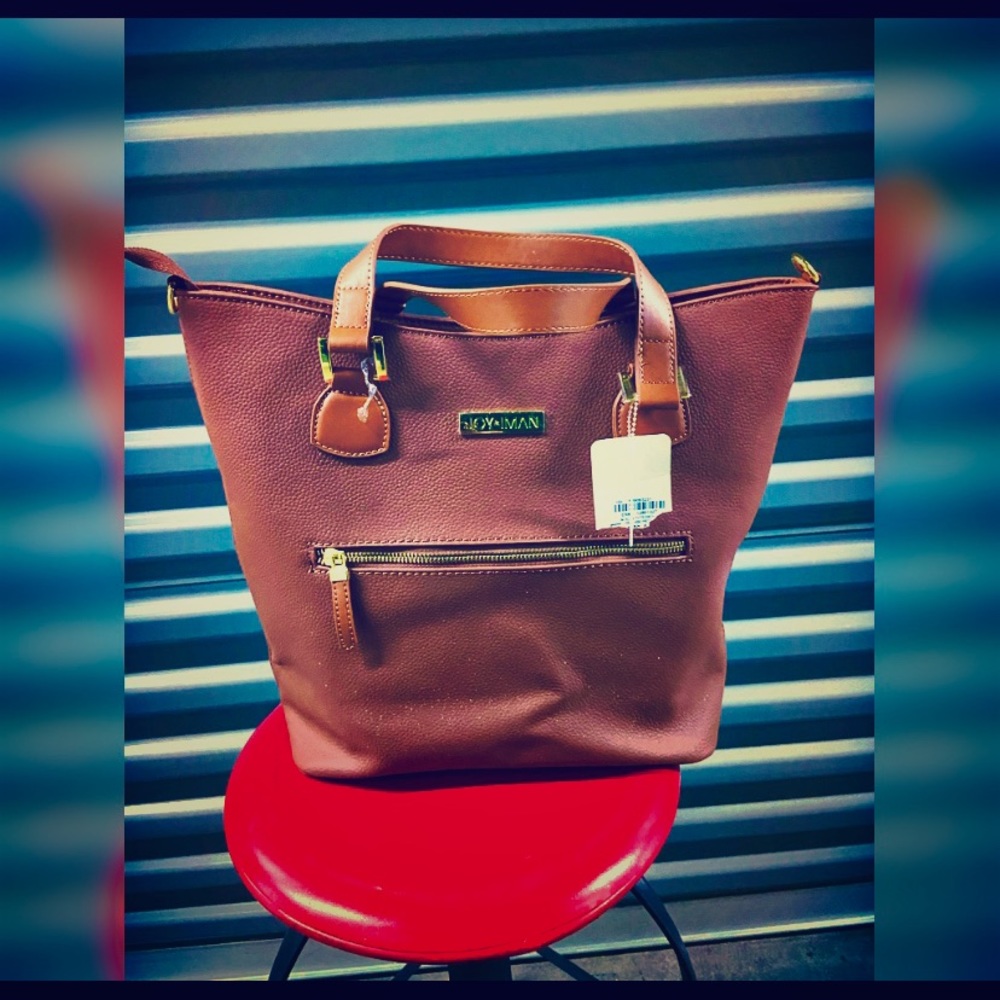 Shoulder tote with cosmetic bag